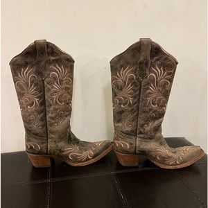 L5133 Circle G women’s boots. Size 8